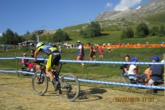 Le parcours est tracé au pied du Signal de L'Homme (2.176m)