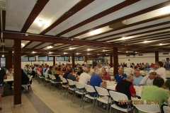 20h41 - Une grande salle pour les repas