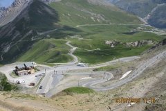 11h15 - Au sommet (2.642m) derrière moi...la route que je viens de gravir