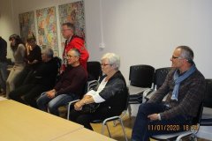 Trés attentif Marcel W qui pense aussi à la marche à pieds....Jean Claude Pezel....toujours à l'affut des Grands Brevets montagnards....cette année Jura et les Vosges ; Christian Bauquel qui hésite pour la sortie de demain...si il gèle ou pas...Brigitte Regrigny qui espère reprendre l'assistance et Amico Di Cianno qui a été s'entrainer à Milan à la marche à pied pour participer au DEFI 78 de Gérard au mois de Mars
